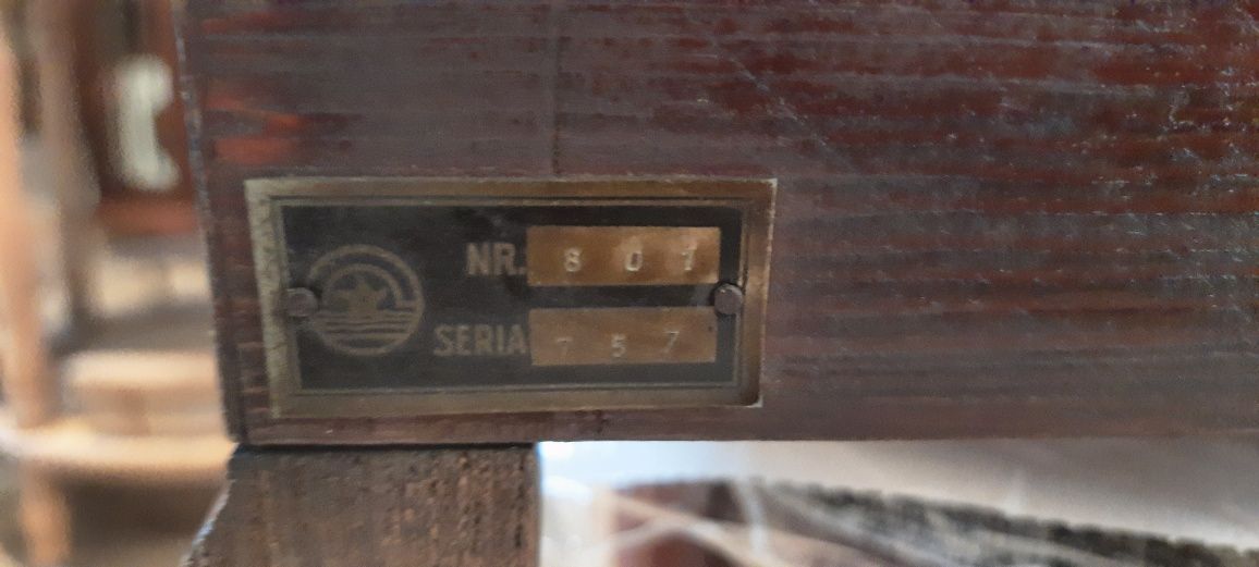 Zegar kominkowy metron