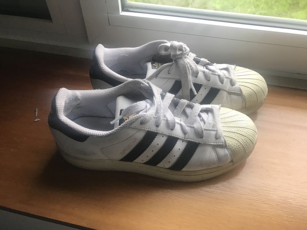 Ténis adidas N37 outro N44