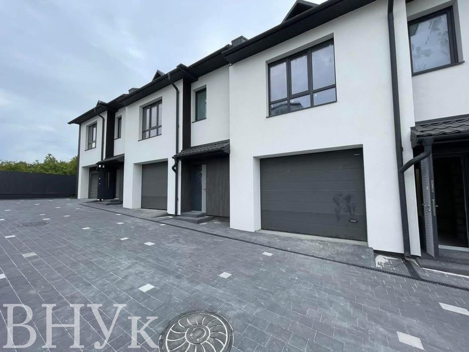 Продається котедж неподалік Тернополя