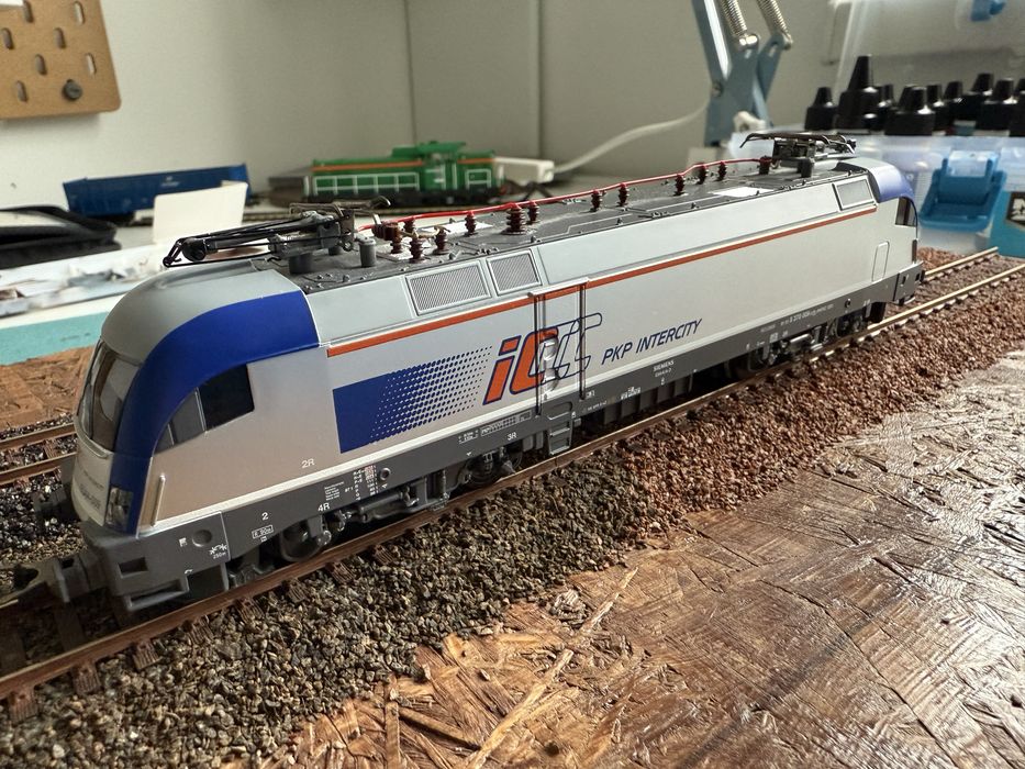 HUSARZ EU44 PIKO PKP IC H0 cyfrowa dekoder jazdy ośw. ESU DCC + UPS