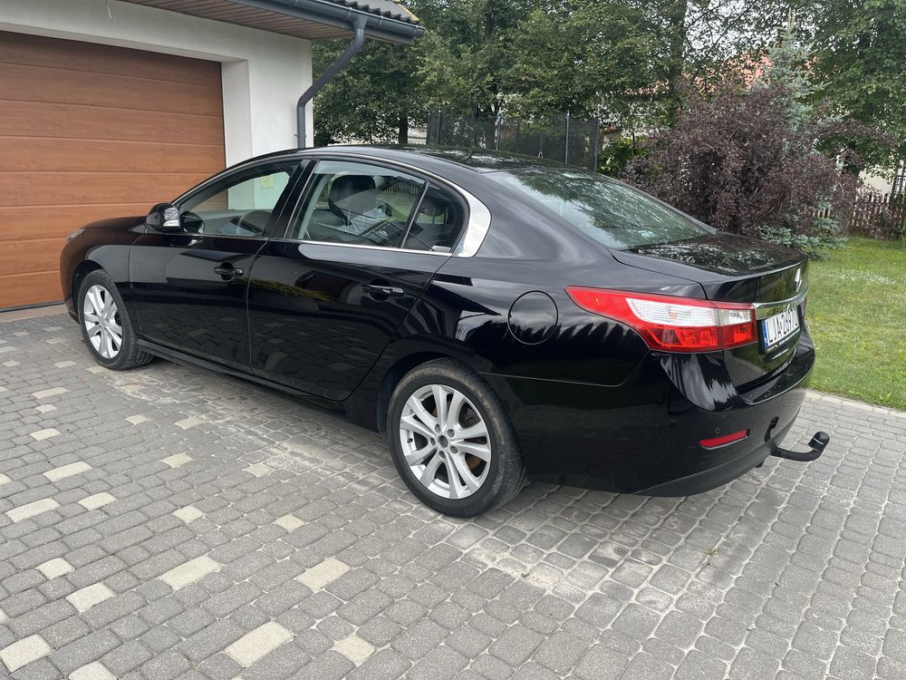 Renault Latitude/2.0/Bogate wyposażenie/Klimatronik/Pół-skóra !!!