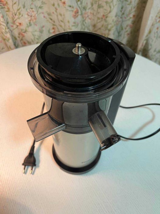 Шнековая соковыжималка Panasonic MJ-L500