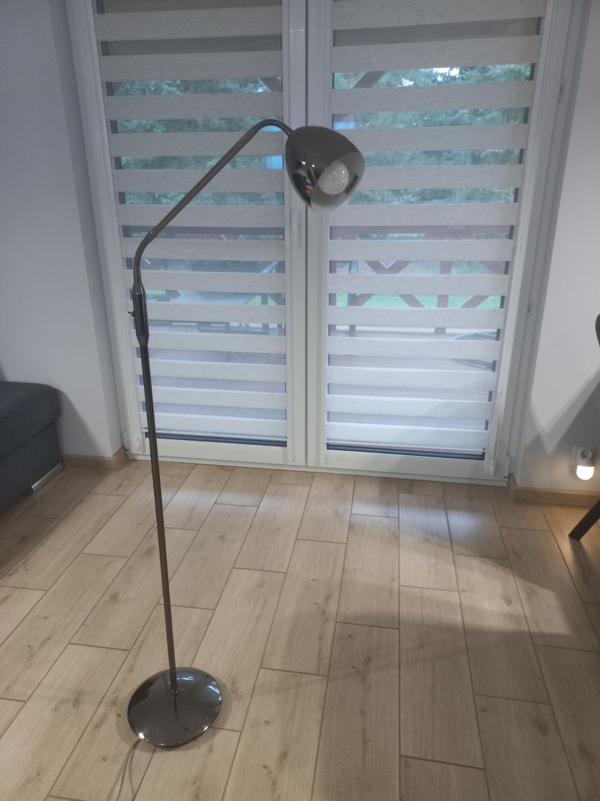Lampa stojąca popiel