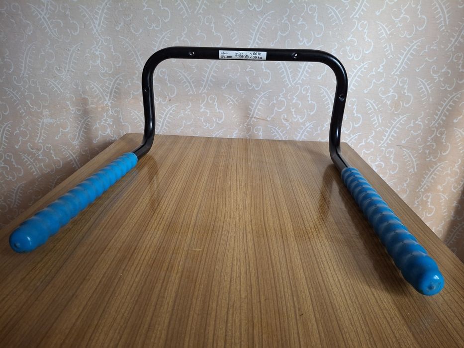 Wspornik ścienny na 2 rowery