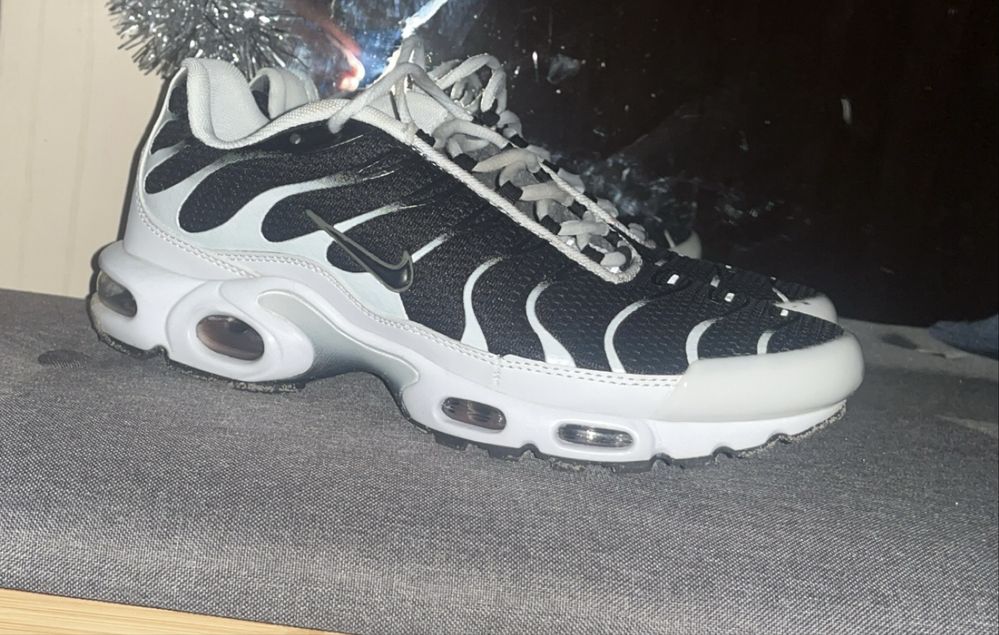 Nike Air Max Plus white black metallic pewter men’s