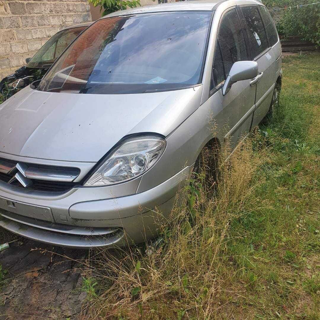 Citroen C8 kolor srebrny 2.0 diesel parctroniki przeznaczony na części