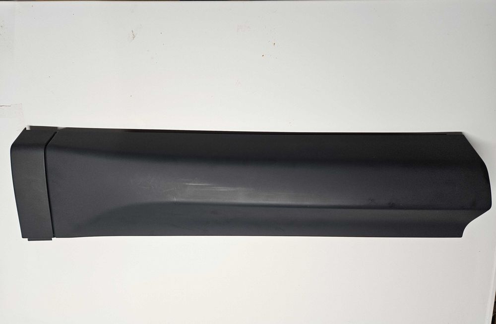 Listwa drzwi lewy tył Land Rover Discovery Sport