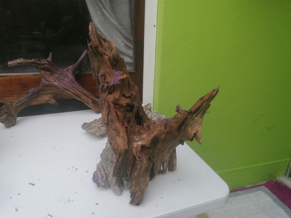 Troncos para o aquário