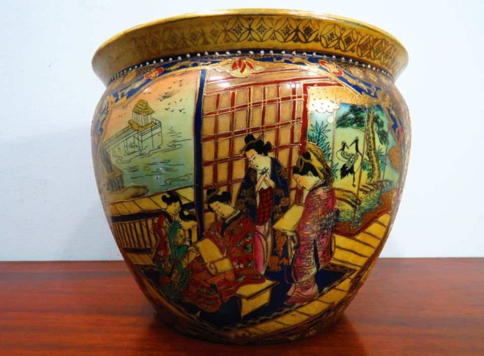 Vaso em cerâmica chinesa.