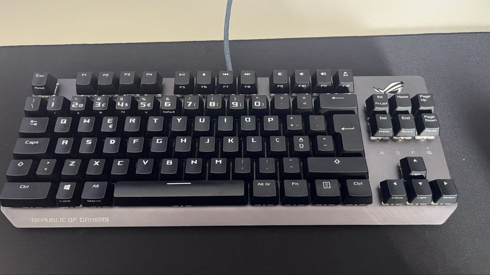 Teclado Asus ROG Strix Scope TKL