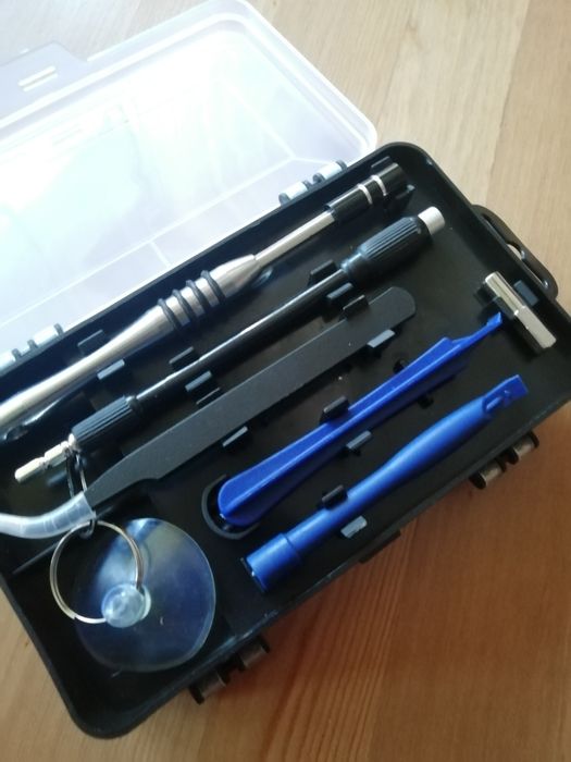 Caixa multiusos de 115 ferramentas