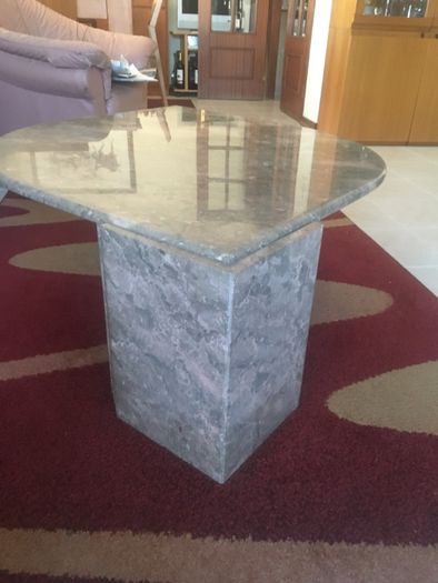 Mesa de centro em mármore