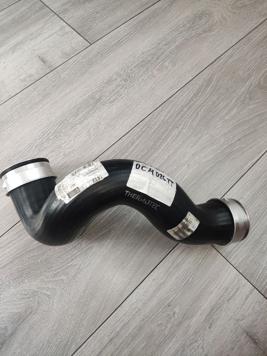 Новий патрубок інтеркулера w203 2.2 CDI om611