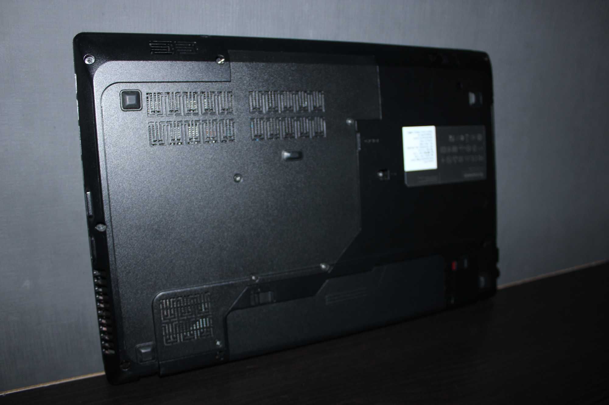 Lenovo G570, 15.6, i5-2520m 2,5-3,2 Ghz ,8GB, SSD 120GB, HDD 500GB
