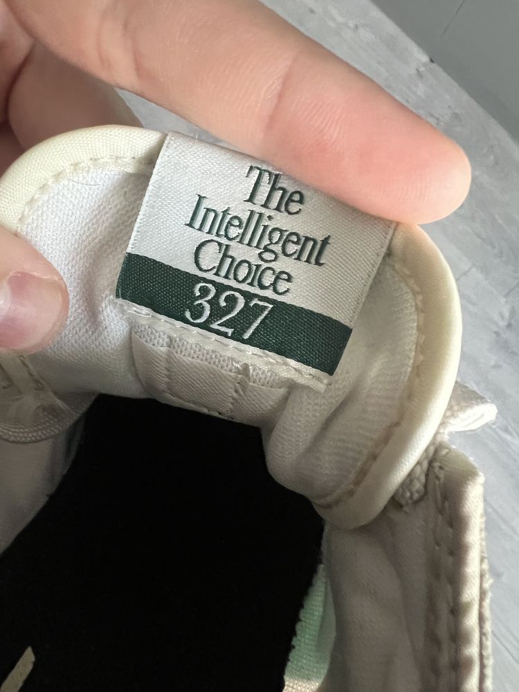 Кросівки чоловічі New Balance 327 40р