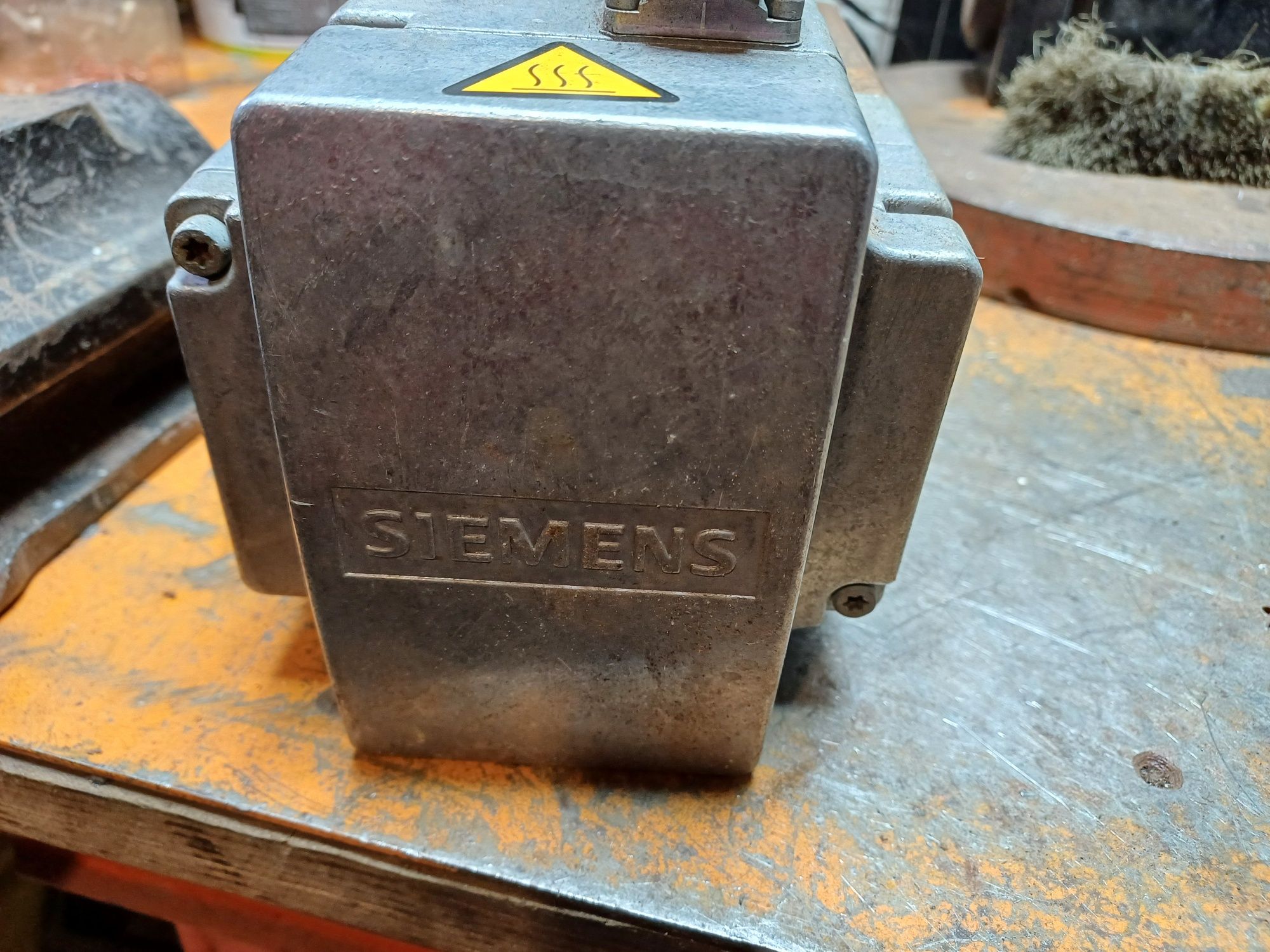 Silnik elektryczny  serwo motor