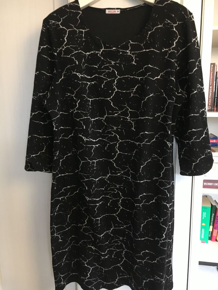 Sukienka czarna -wzor- Maxim rozmiar 42