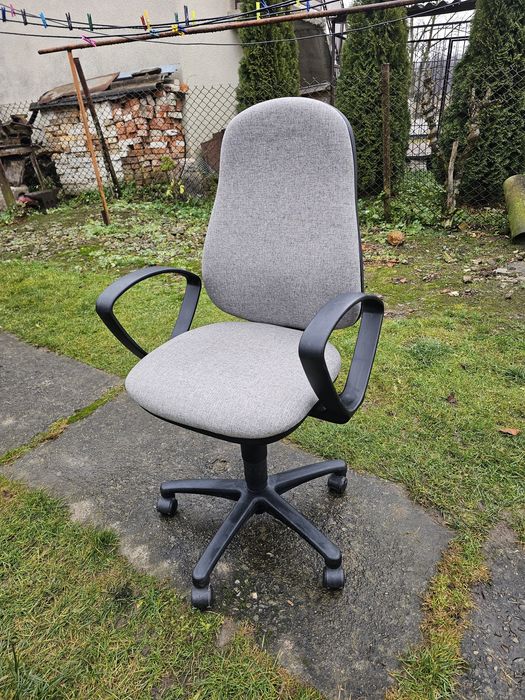 Крісло офісне комп'ютерне