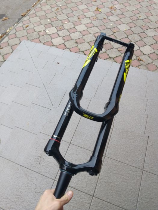 Вилка Rock Shox Lyrik Ultimate RC2