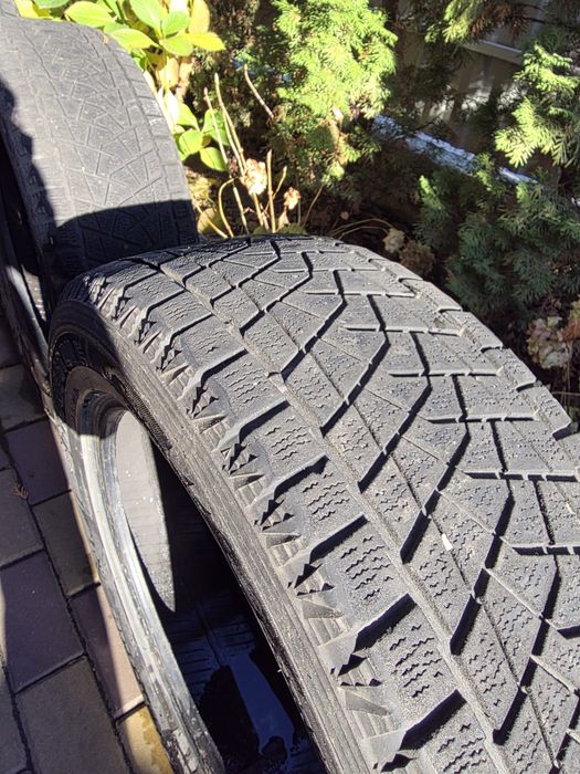 235 / 60 / R18 Bridgestone