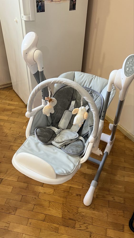 Стільчик для годування, заколисуючий центр Carrello Cascata 3 в 1