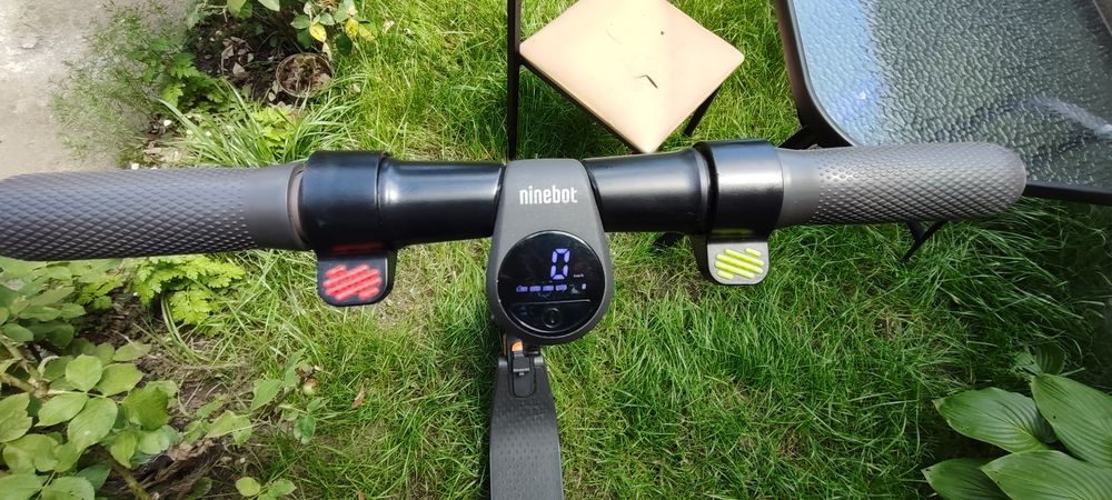 Самокат Ninebot Segway