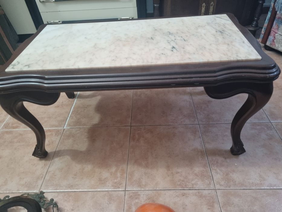 Mesa de sala com pedra mármore