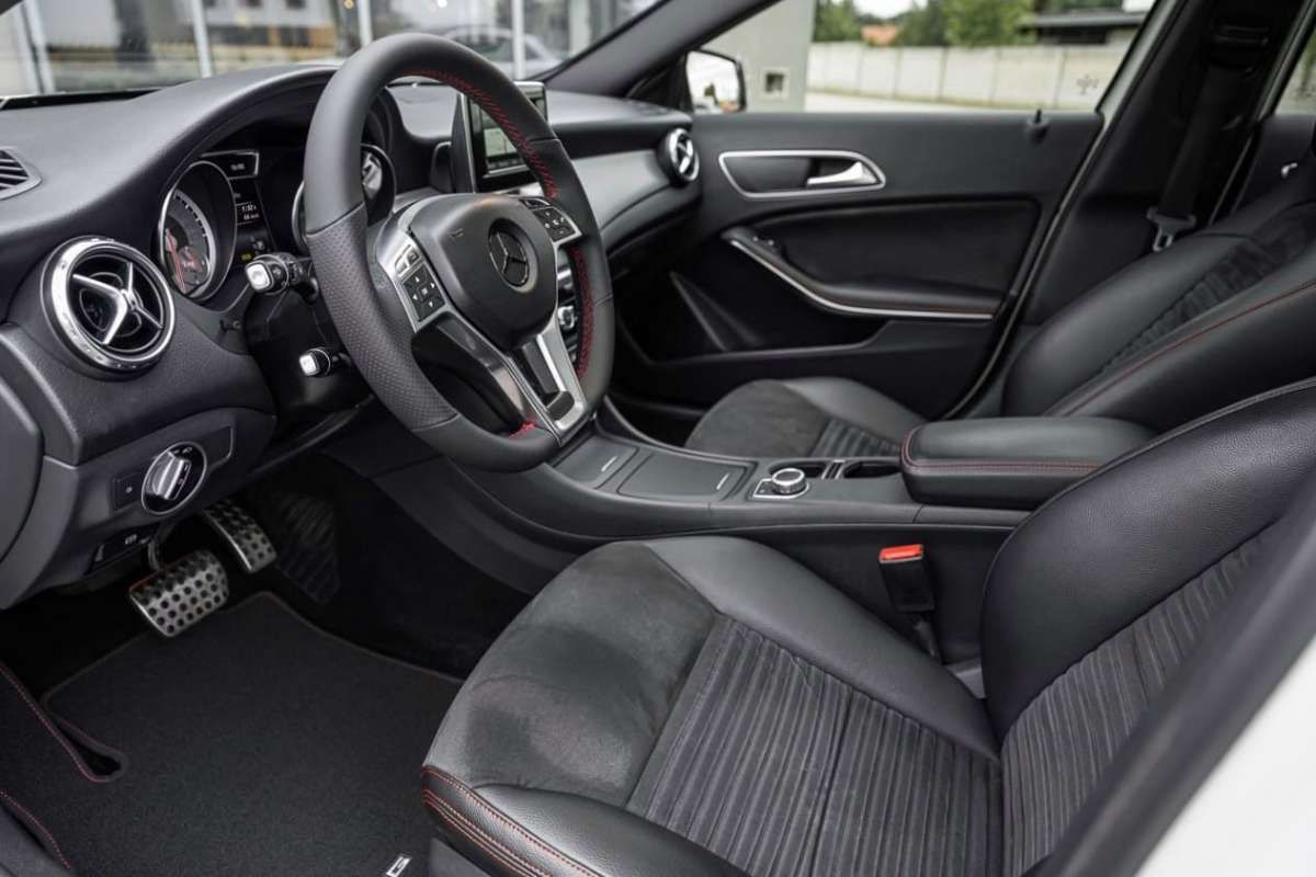 Mercedes GLA 200 benzyna 2014 r.  AUTOMAT AMG polski SALON panorama