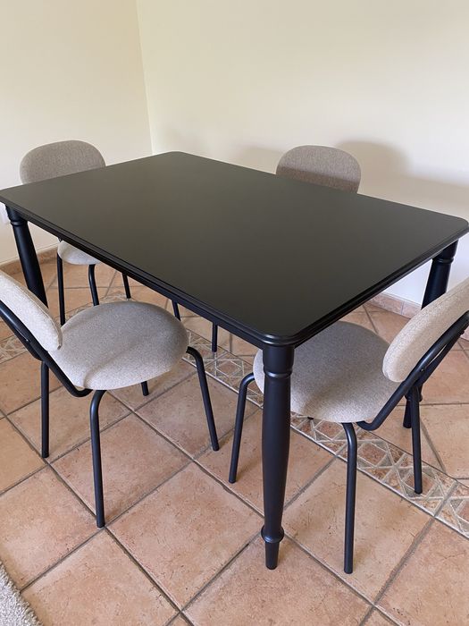 Mesa de jantar preta IKEA – NOVA, nunca usada!