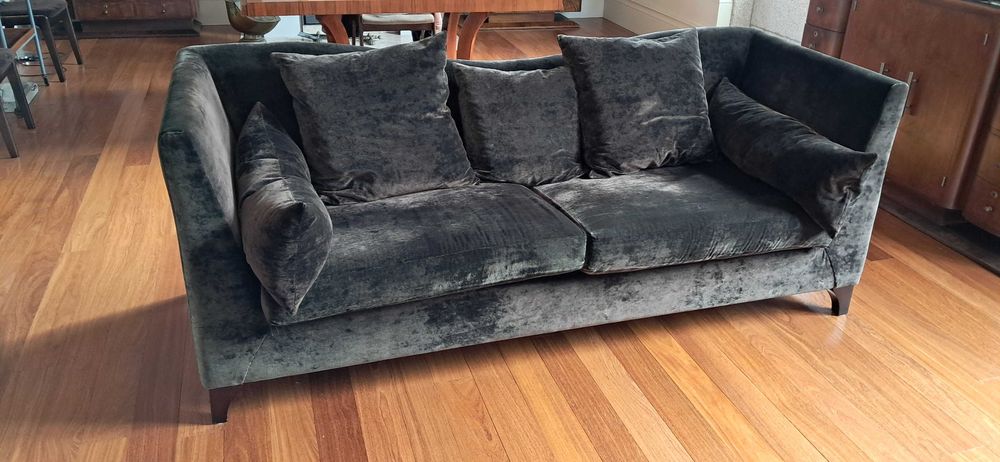 Sofá 230x86x89 (cm), altura chão /assento 50(cm)