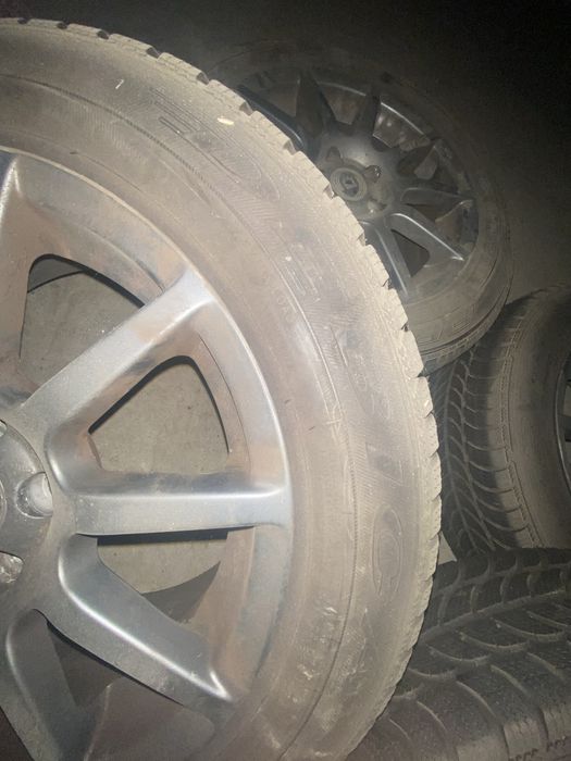 Продам титани з зимовою резиною r15 5x100