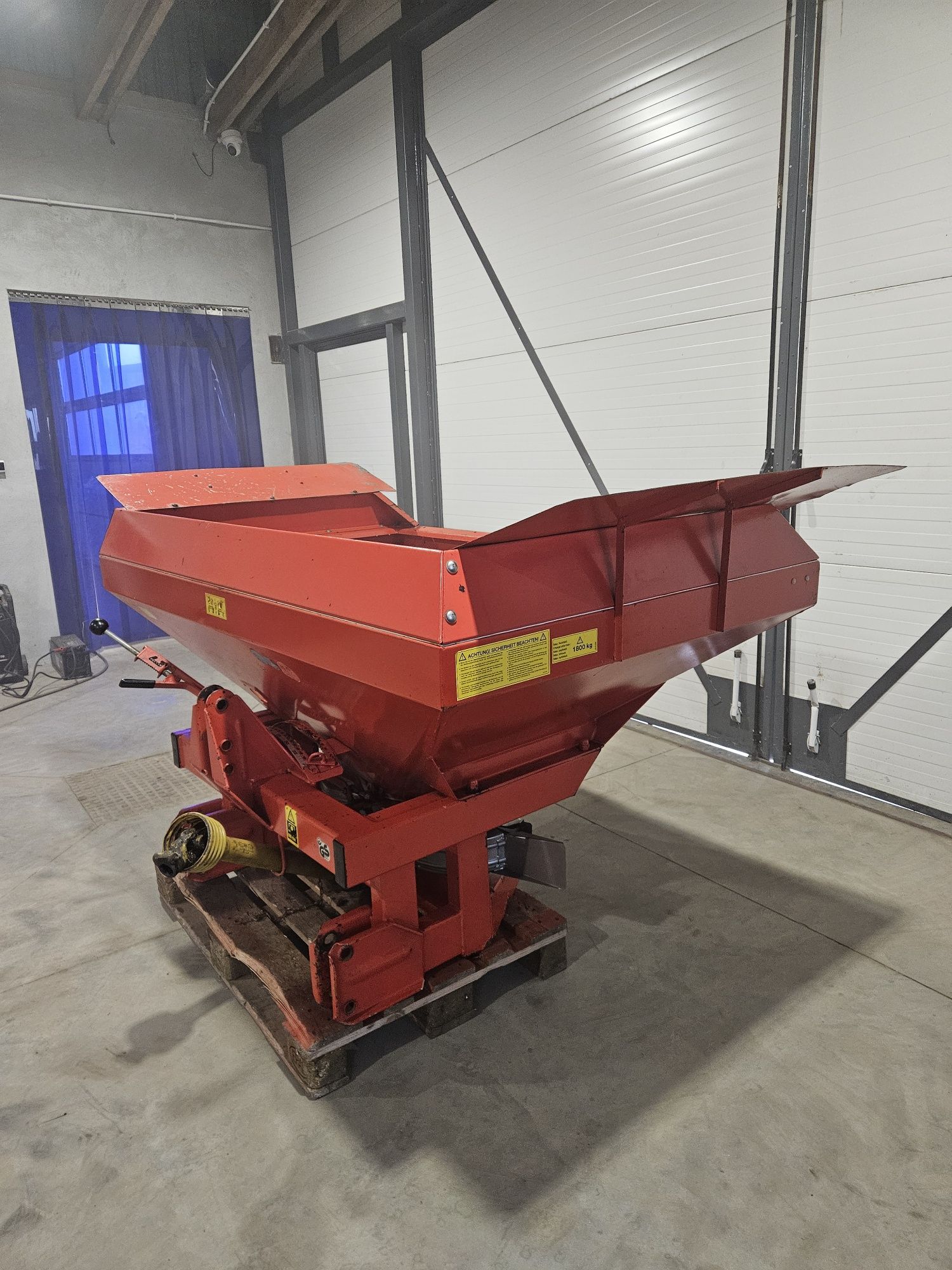 Rozsiewacz nawozu Rauch Kuhn 1100