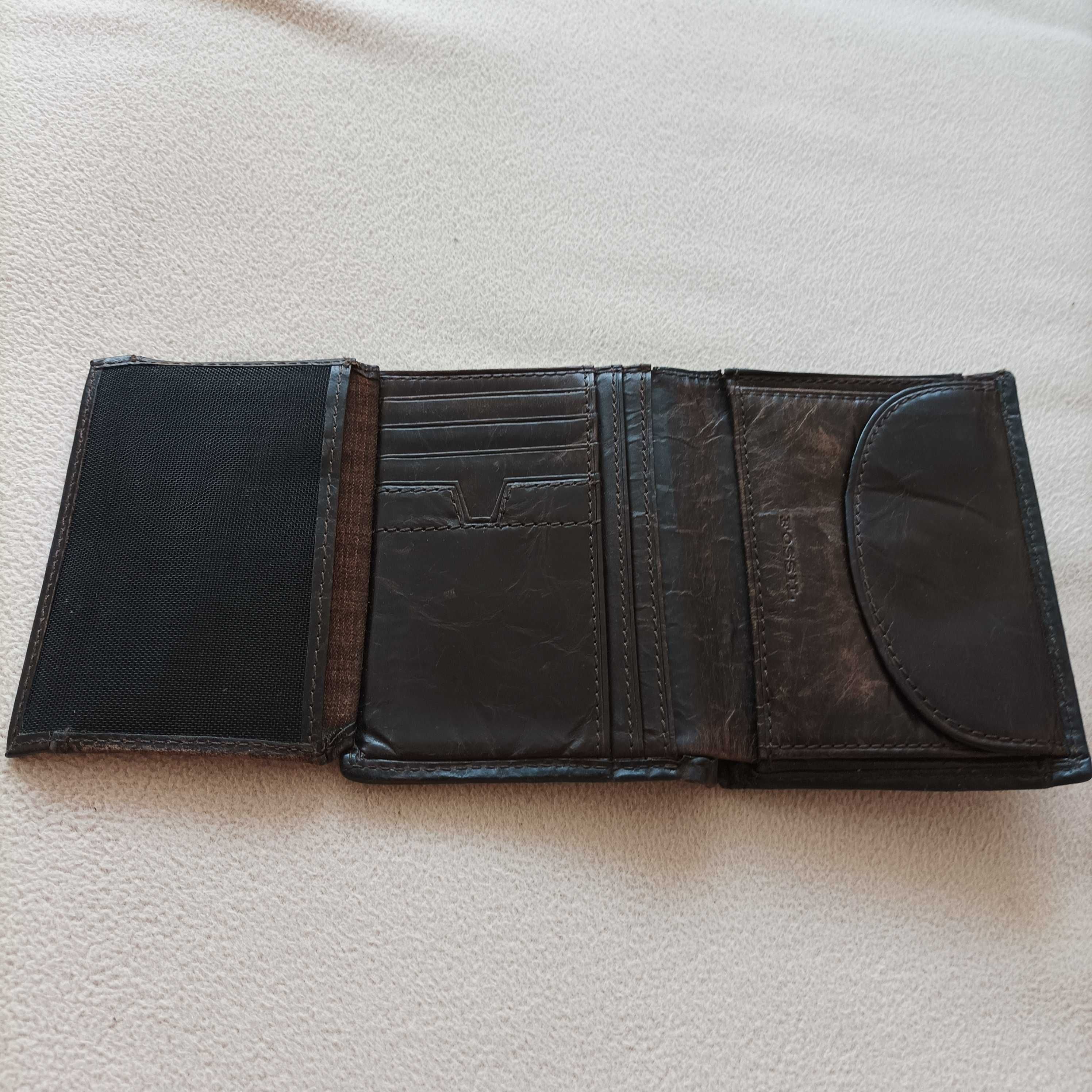 Brązowy skórzany portfel męski Fossil Genuie Classic