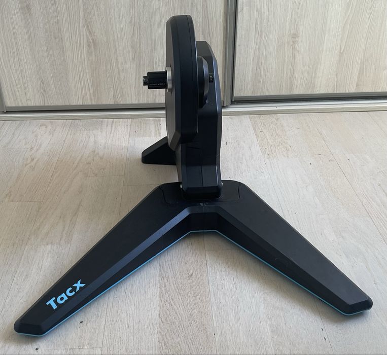 Trenażer rowerowy Tacx Flux 2 Smart Zwift Play