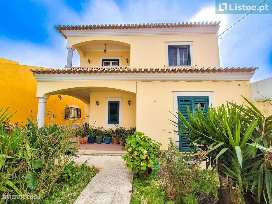 Moradia T4 em Almeirim, 7 divisões em 2 pisos