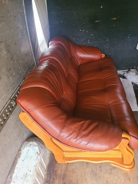 Шкіряний розкладний диван