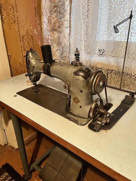 Промышленная швейная машина