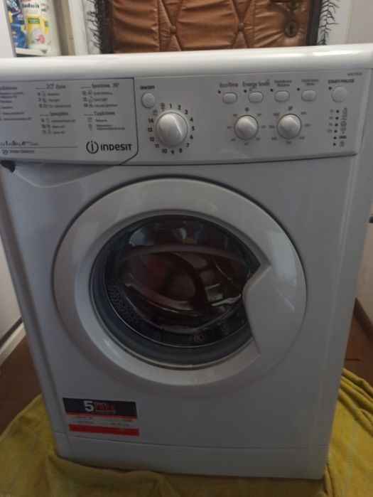 Pralka indesit biala