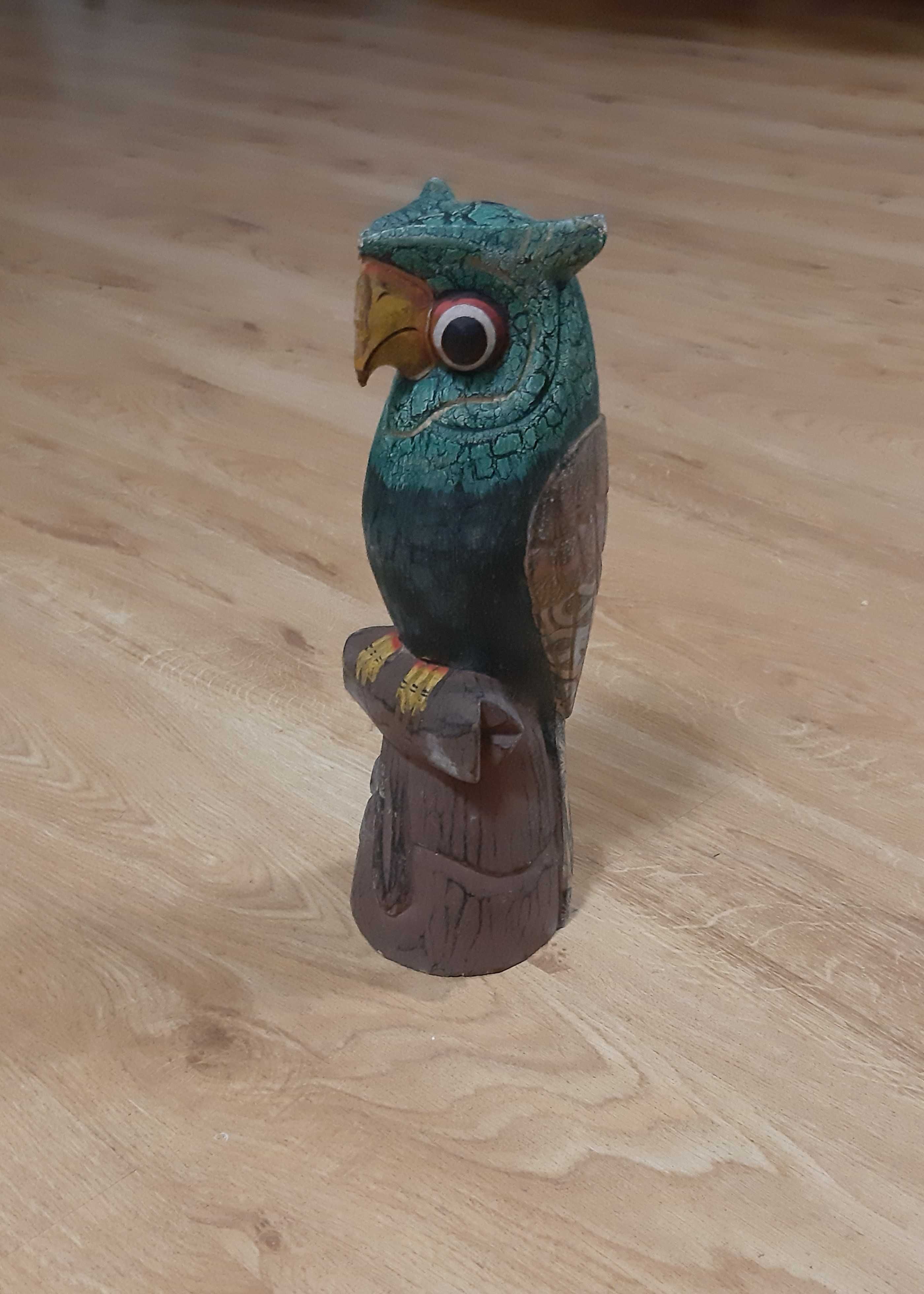 papuga figurka rzeźba w drewnie