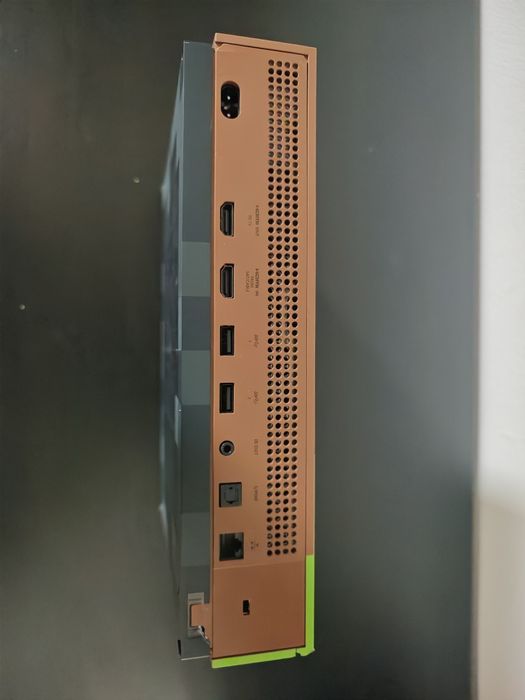 Xbox One S Minecraft Edition