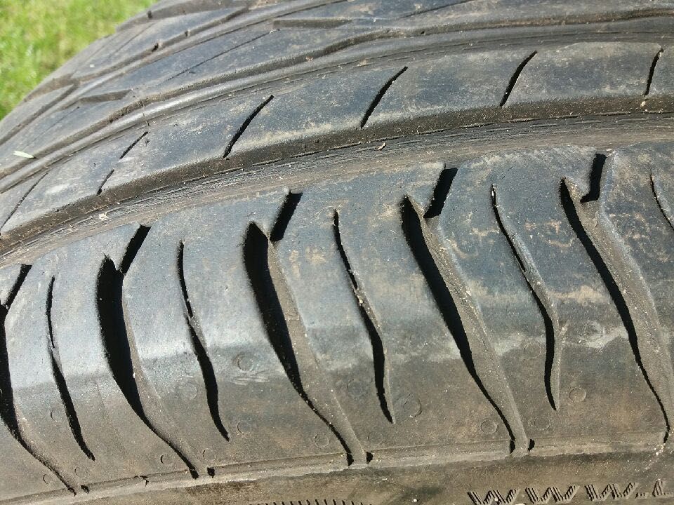 Opony do SUV Uniroyal Rain Expert 3 215 60R17_ warto!!