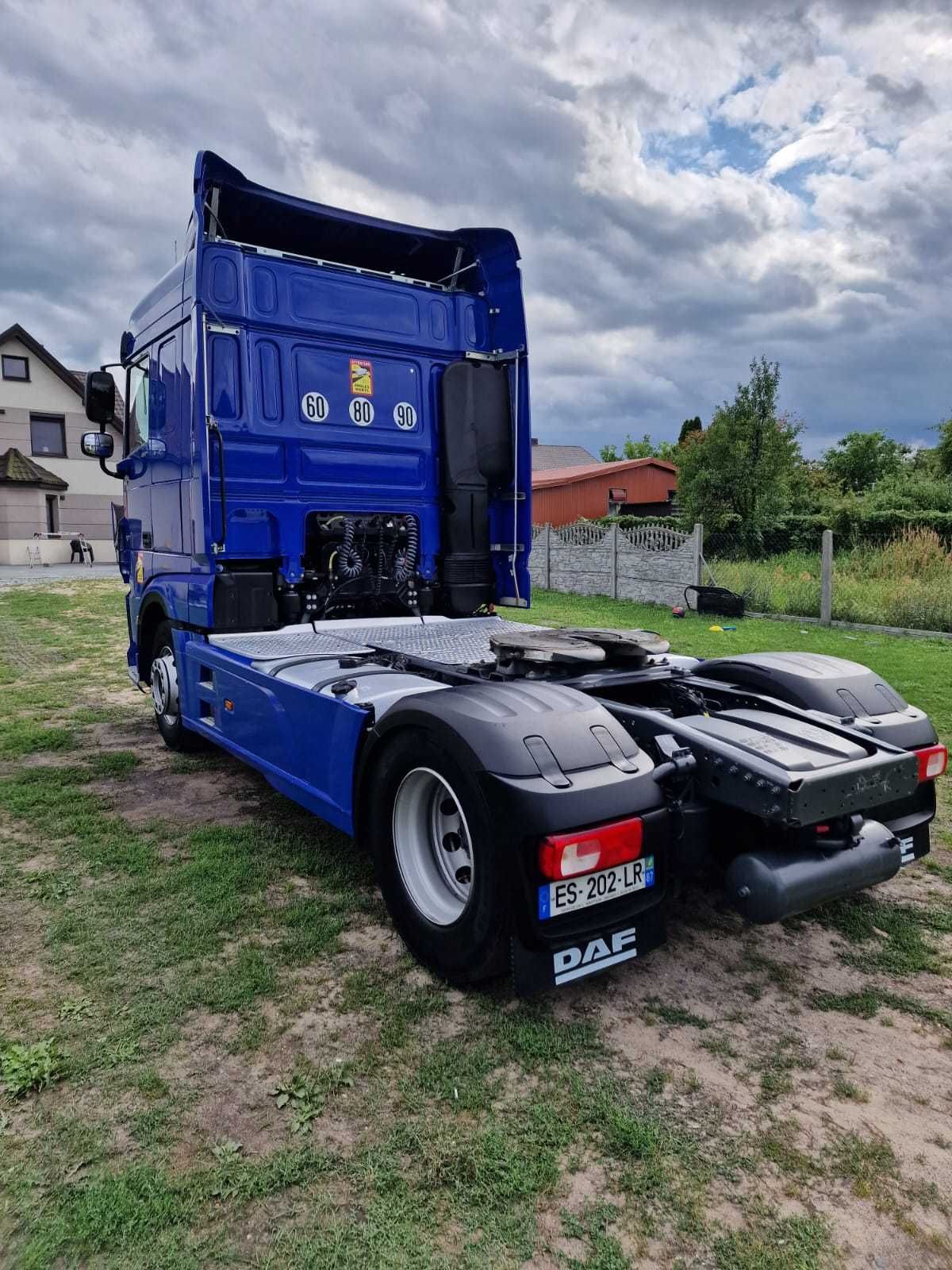 Ciągnik Siodłowy DAF XF 106