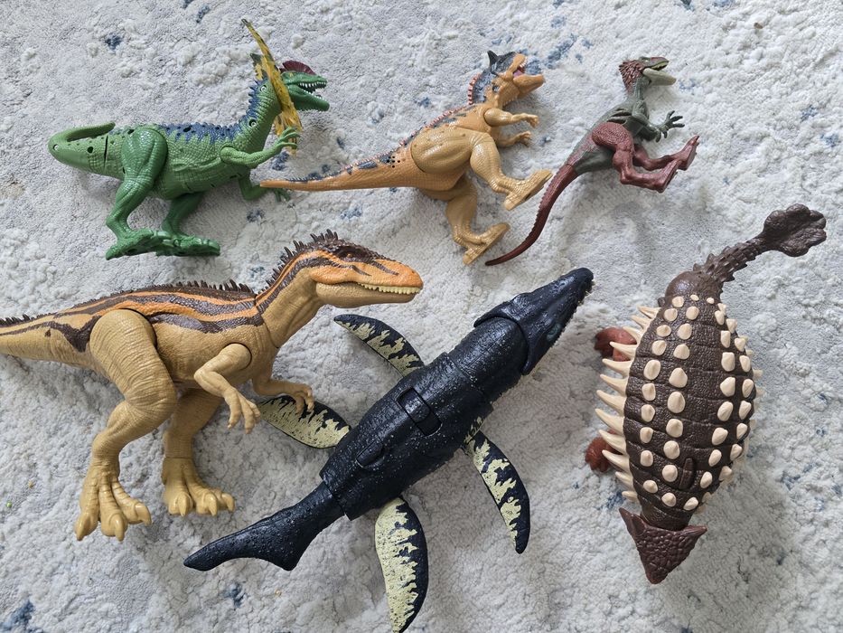 Іграшки динозаври рухливі Jurassic park