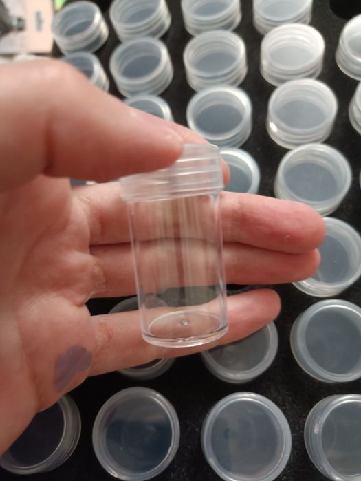 Pojemniczki na farbki koraliki pyłki 40 sztuk