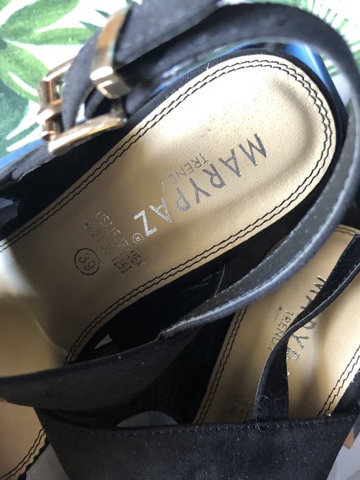 Sandália clássica preta