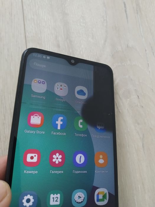 Телефон СамсунгGalaxy A02 з тріснутим екраном