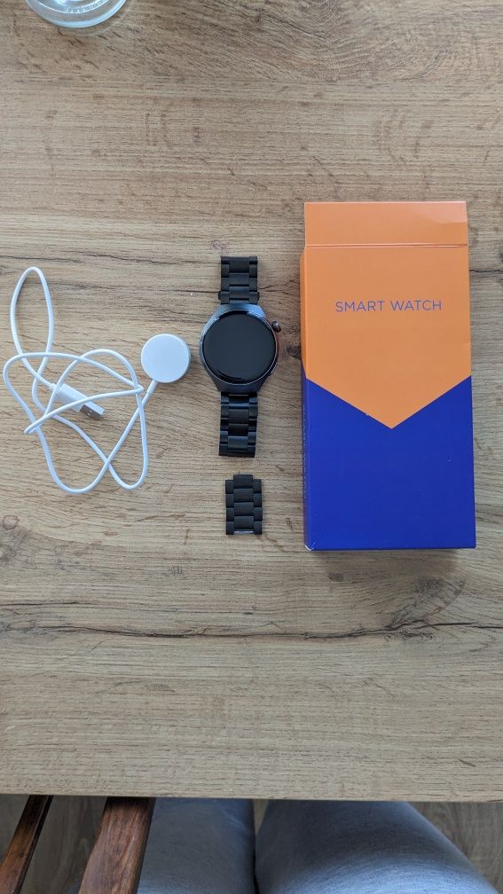 Elegancki smart watch wszystko działa jak nowy obsługiwany przez app