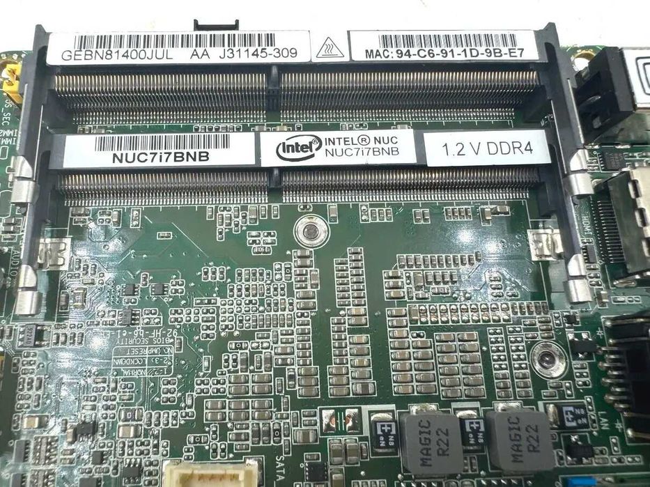 Материнка від Intel nuc7i7bnb, Intel Core i7-7567u
