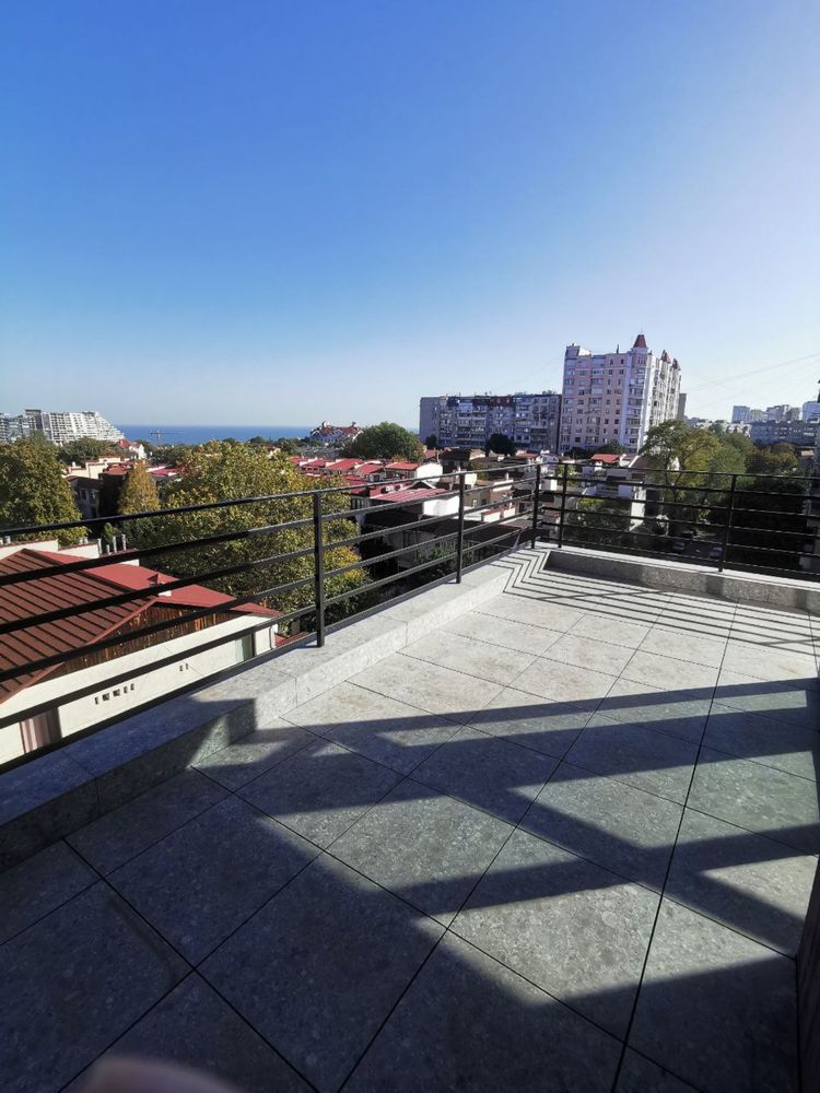 Пентхаус.Ремонт.Вид на море.Потолки 3,8 м! Терраса. Бомбоубежище.