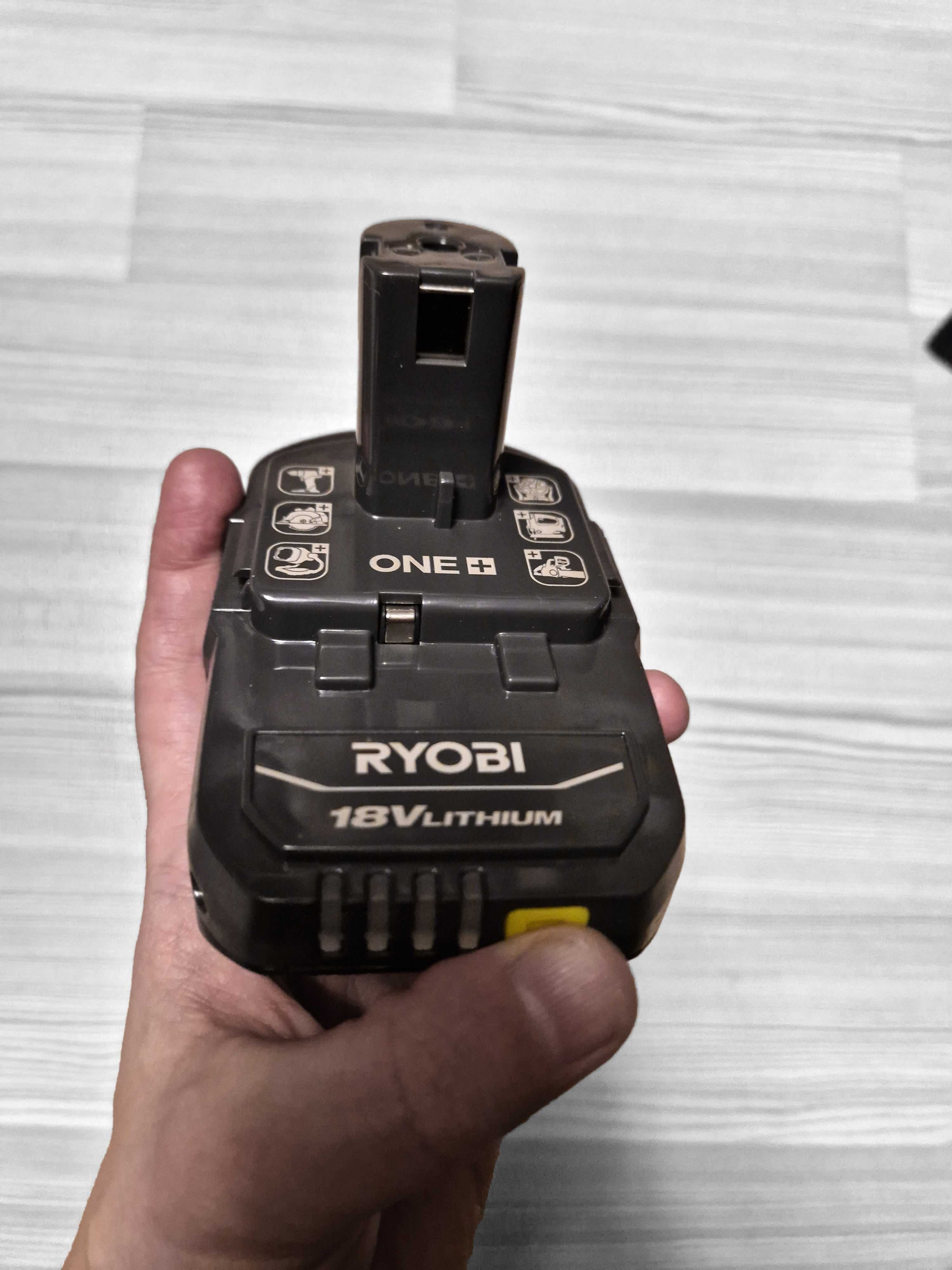 7мм Аккумуляторный клеевой пистолет RYOBI P306K1N